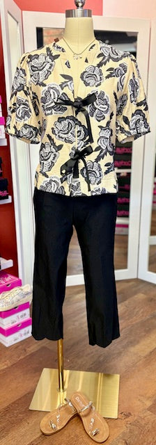 LuLuB Black Capri