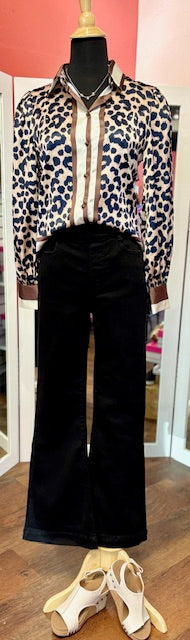 JoyJoy Leopard Border Top